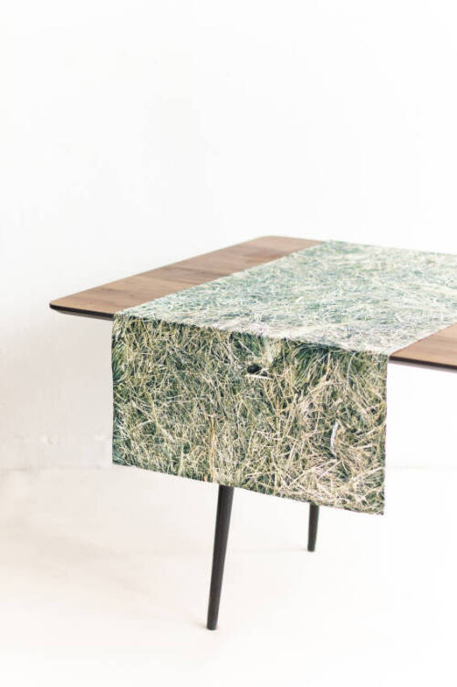 HAY - table runner